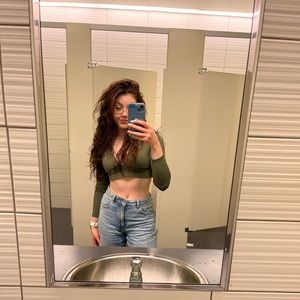 Meet your Posher, Caitlyn